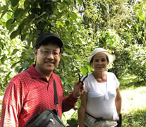 El Ministro de Estado de Medio Ambiente de Japón, Yoshihiro Seki en su visita al Proyecto para la promoción del manejo participativo de la conservación de biodiversidad (MAPCOBIO)
