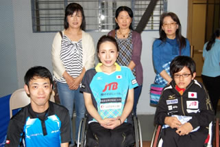 （応援して日本人会の皆さんとの記念写真）