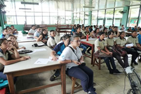 Estudiantes del Liceo de Cariari