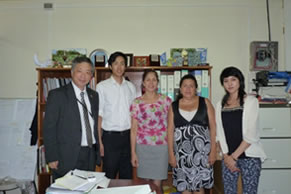 Con la directora Quesada (centro)