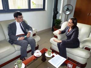 Embajador Shinohara con la ministra de deportes