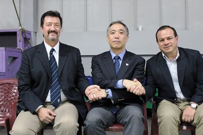 Presidente de FCE, Embajador y Director del CON