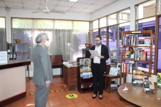 Entrega de libros