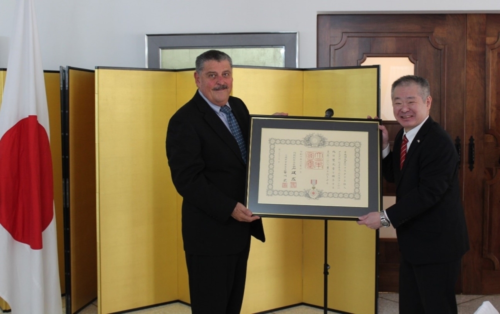 2024年度旭日双光章を授章したグスタボ・ヒメネス氏