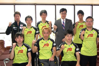 日本代表選手団が篠原大使を表敬訪問