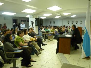 charla del embajador
